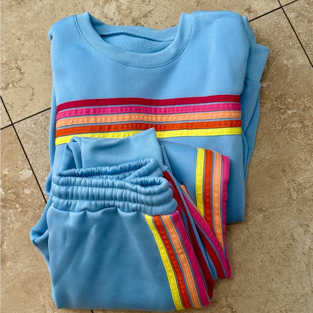 Women’s track suit